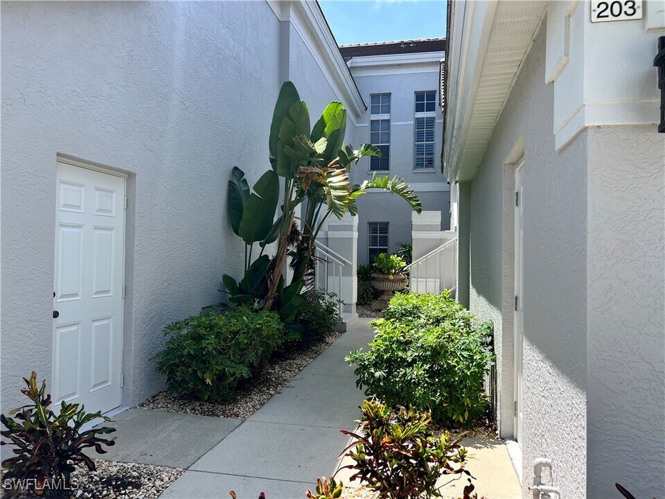 25240 Pelican Creek Cir in Bonita Springs, FL - Building Photo