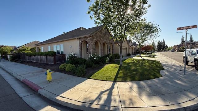 2688 Vartikian Ave in Clovis, CA - Building Photo - Building Photo