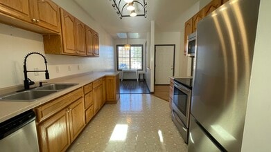 1460 Blue Course Dr, Unit 24 in State College, PA - Foto de edificio - Building Photo