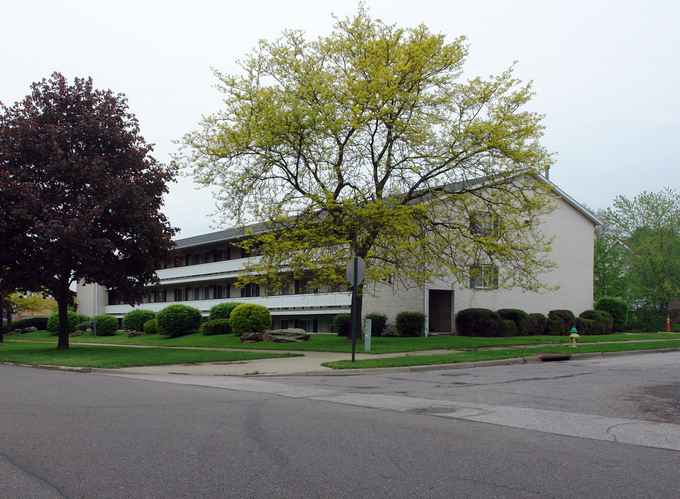 31 Firestone Blvd in Akron, OH - Building Photo