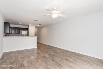 546 Eiseman Wy in Jacksonville, FL - Building Photo - Building Photo