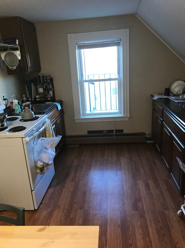 53 Granville Ave, Unit 3