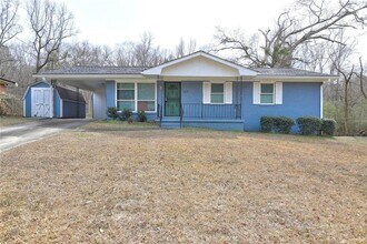 667 Tara Cir SE in Atlanta, GA - Building Photo - Building Photo