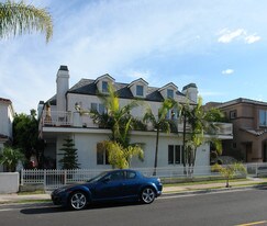 216 5th St in Seal Beach, CA - Building Photo