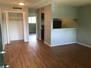 10810 Newmont Rd in Austin, TX - Building Photo - Building Photo
