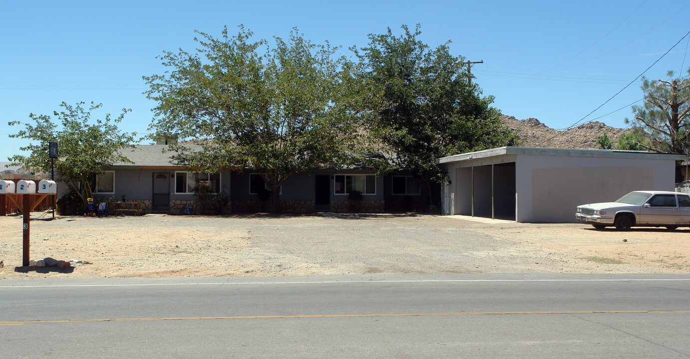 20345 Thunderbird Rd in Apple Valley, CA - Building Photo