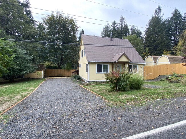 1227 Ryan-Allen Rd in Stevenson, WA - Building Photo - Building Photo