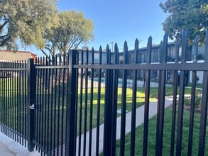 The Redwoods at Fresno in Fresno, CA - Building Photo - Building Photo