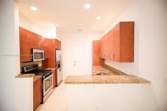 12654 NW 32nd Pl in Sunrise, FL - Building Photo - Building Photo