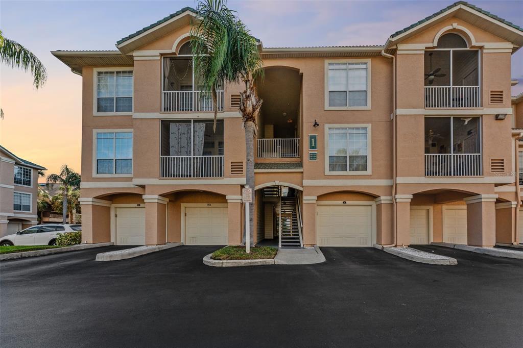 1203 Bay Club Cir in Tampa, FL - Building Photo