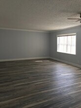 1000 S Semoran Blvd in Winter Park, FL - Foto de edificio - Building Photo