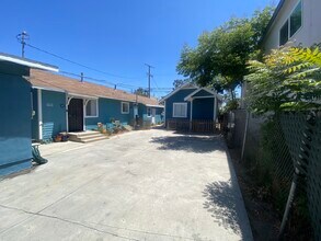 1372 Gaviota Ave, Unit B in Long Beach, CA - Building Photo - Building Photo