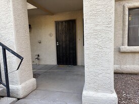 925 S Longmore in Mesa, AZ - Building Photo