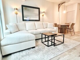 425 W Beech St in San Diego, CA - Building Photo