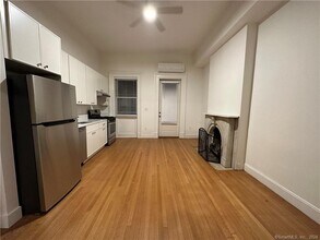 38 Academy St, Unit 2 in New Haven, CT - Building Photo - Building Photo
