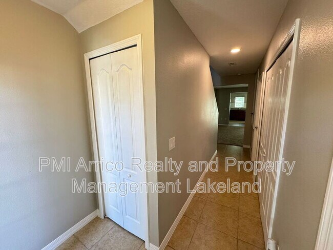 3738 Woodbury Hill Loop in Lakeland, FL - Building Photo - Building Photo