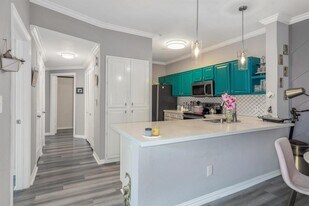 2111 Welch St in Houston, TX - Building Photo