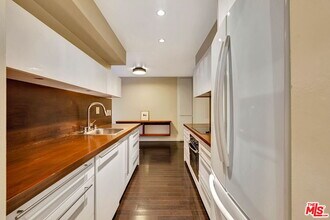 1010 Palm Ave in West Hollywood, CA - Building Photo - Building Photo