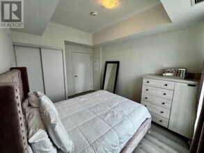 1440 Clarriage Ct in Milton, ON - Building Photo - Building Photo