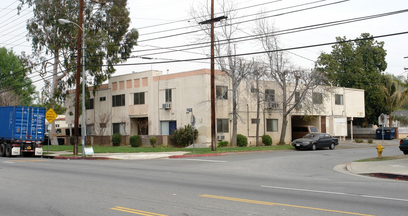 7438 Kester Ave in Van Nuys, CA - Building Photo