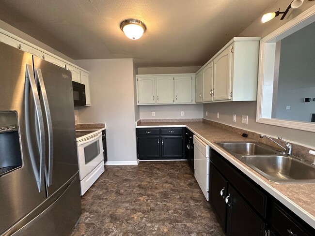 3768 Naples Ct N in Clarksville, TN - Building Photo - Building Photo