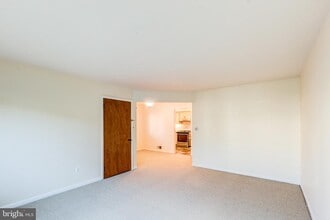 926 N Edgewood St in Arlington, VA - Building Photo - Building Photo