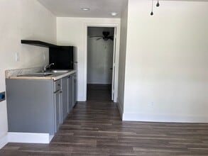 201 Eastwood St in Houston, TX - Building Photo - Building Photo