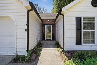 120 Ridge Lake Dr in Apex, NC - Building Photo - Building Photo