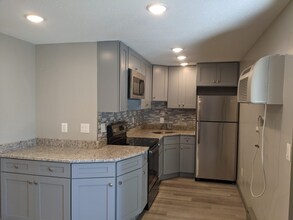 355 Long Hill Rd-Unit -355-12 in Groton, CT - Foto de edificio - Building Photo