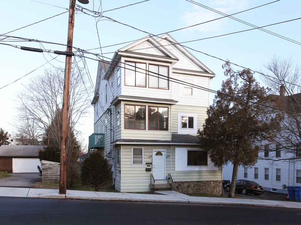 110-112 Sunnyside Ave in Waterbury, CT - Foto de edificio