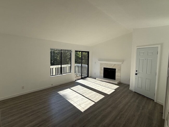 300 Mill Rd in Martinez, CA - Building Photo - Building Photo