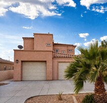452 E Sunset Rd in Henderson, NV - Building Photo