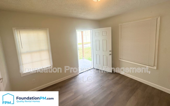 property at 2775 Waverly Ave