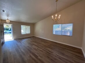 6101 Travo Way in Elk Grove, CA - Building Photo - Building Photo