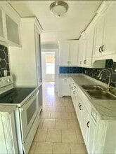 623 W 5th St in Freeport, TX - Building Photo - Building Photo