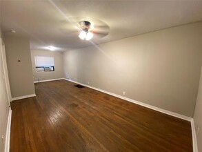904 Denton St in Denton, TX - Foto de edificio - Building Photo