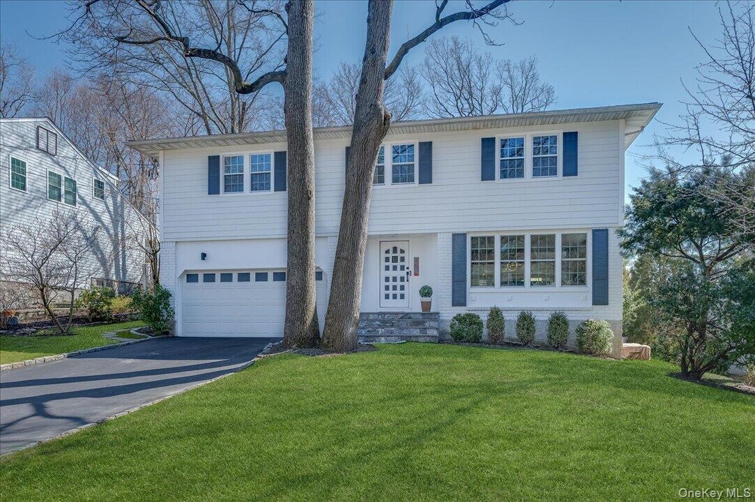 19 Sherwood Dr in Larchmont, NY - Building Photo