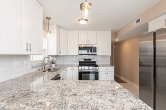 8729 W 73rd Pl, Unit Unit 2 in Justice, IL - Building Photo - Building Photo