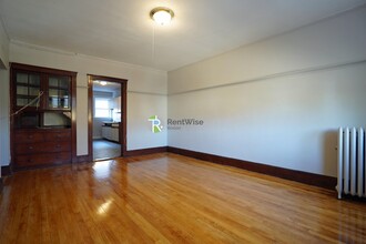 90 Cypress St in Brookline, MA - Building Photo - Building Photo