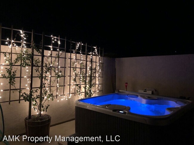 1079 Sapphire St in San Diego, CA - Building Photo - Building Photo