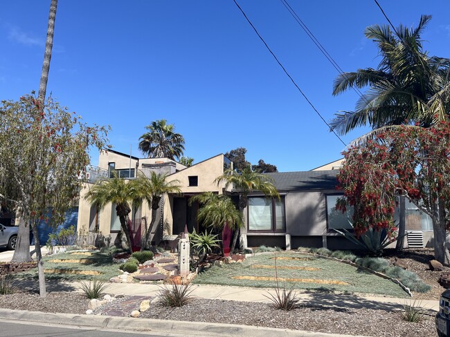 1923 Park Crest Dr in Cardiff By The Sea, CA - Building Photo - Building Photo