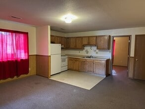 703 N 2nd St in Owensville, MO - Building Photo - Building Photo