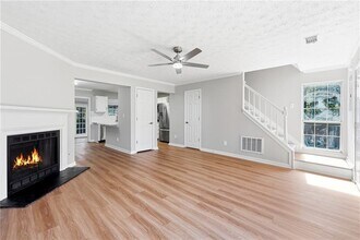 5651 Wells Cir in Stone Mountain, GA - Building Photo - Building Photo