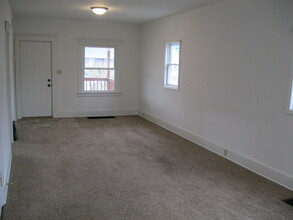 32 Goguac St W, Unit 1 in Battle Creek, MI - Building Photo - Building Photo