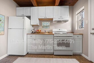 695 Denslowe Dr in Reno, NV - Building Photo - Building Photo