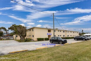 211 Circle Dr in Cape Canaveral, FL - Building Photo