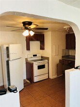 6014 SW 38th St in Miramar, FL - Building Photo - Building Photo