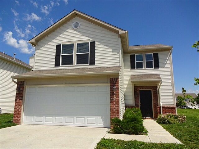 8112 Wildwood Farms Dr in Indianapolis, IN - Building Photo