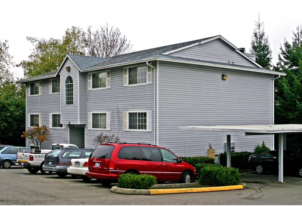 Stratford Square Apartments in Burien, WA - Building Photo