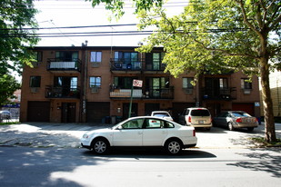 14918-14924 Roosevelt Ave Apartamentos